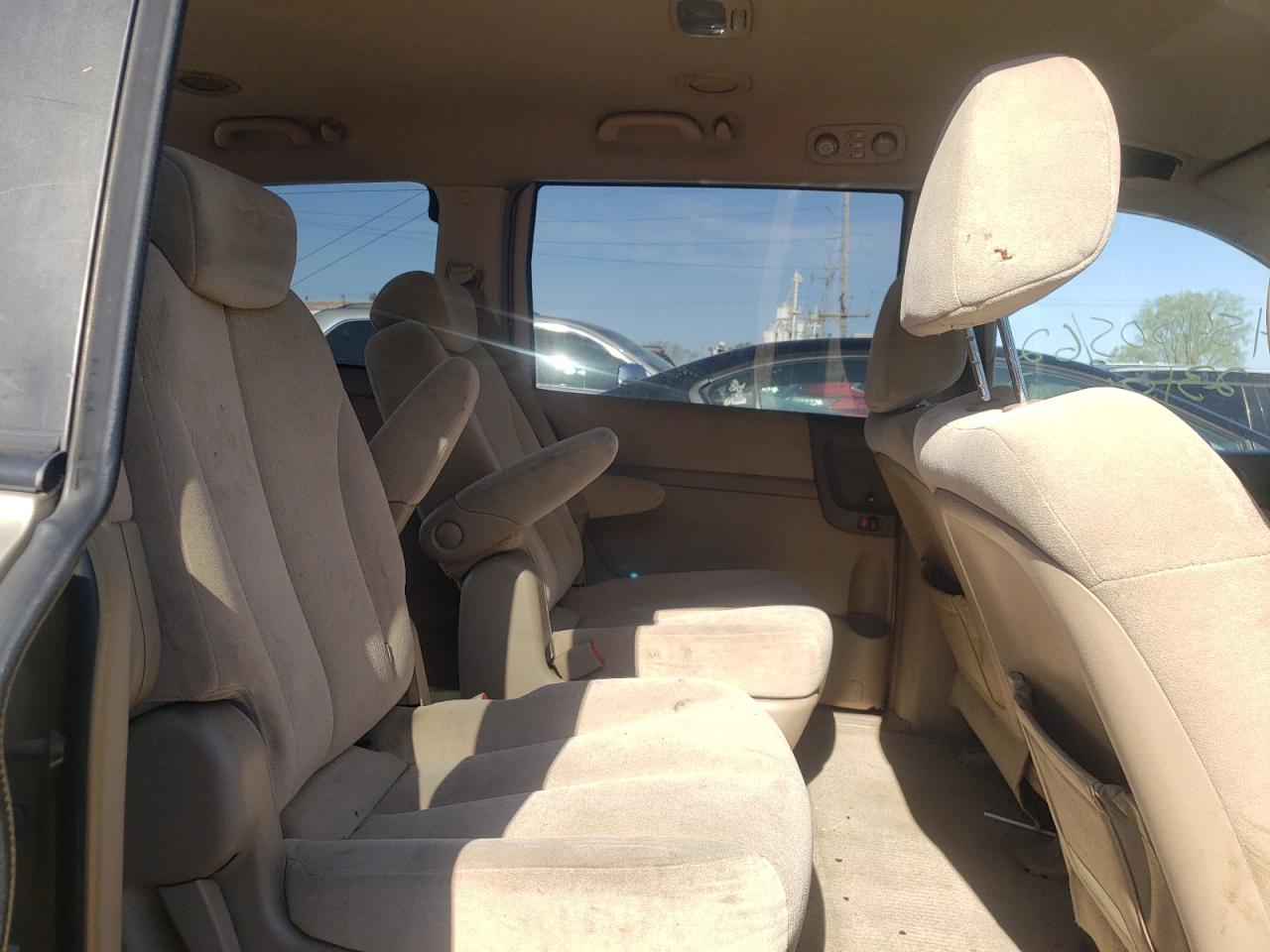 Photo 6 from auction – 2007 KIA SEDONA EX with VIN KNDMB233476162119