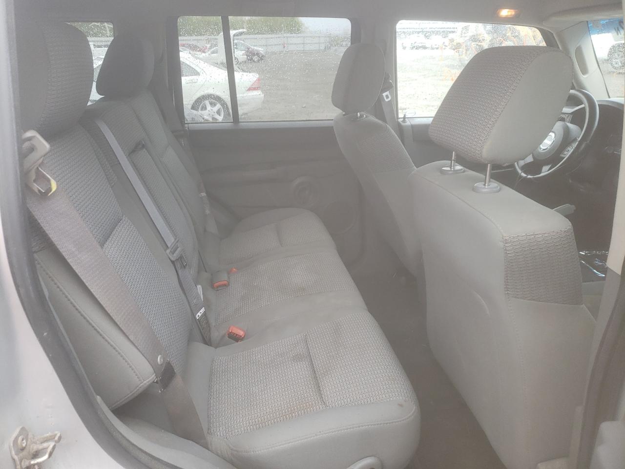 Photo 6 from auction – 2006 JEEP COMMANDER with VIN 1J8HG48N06C229154