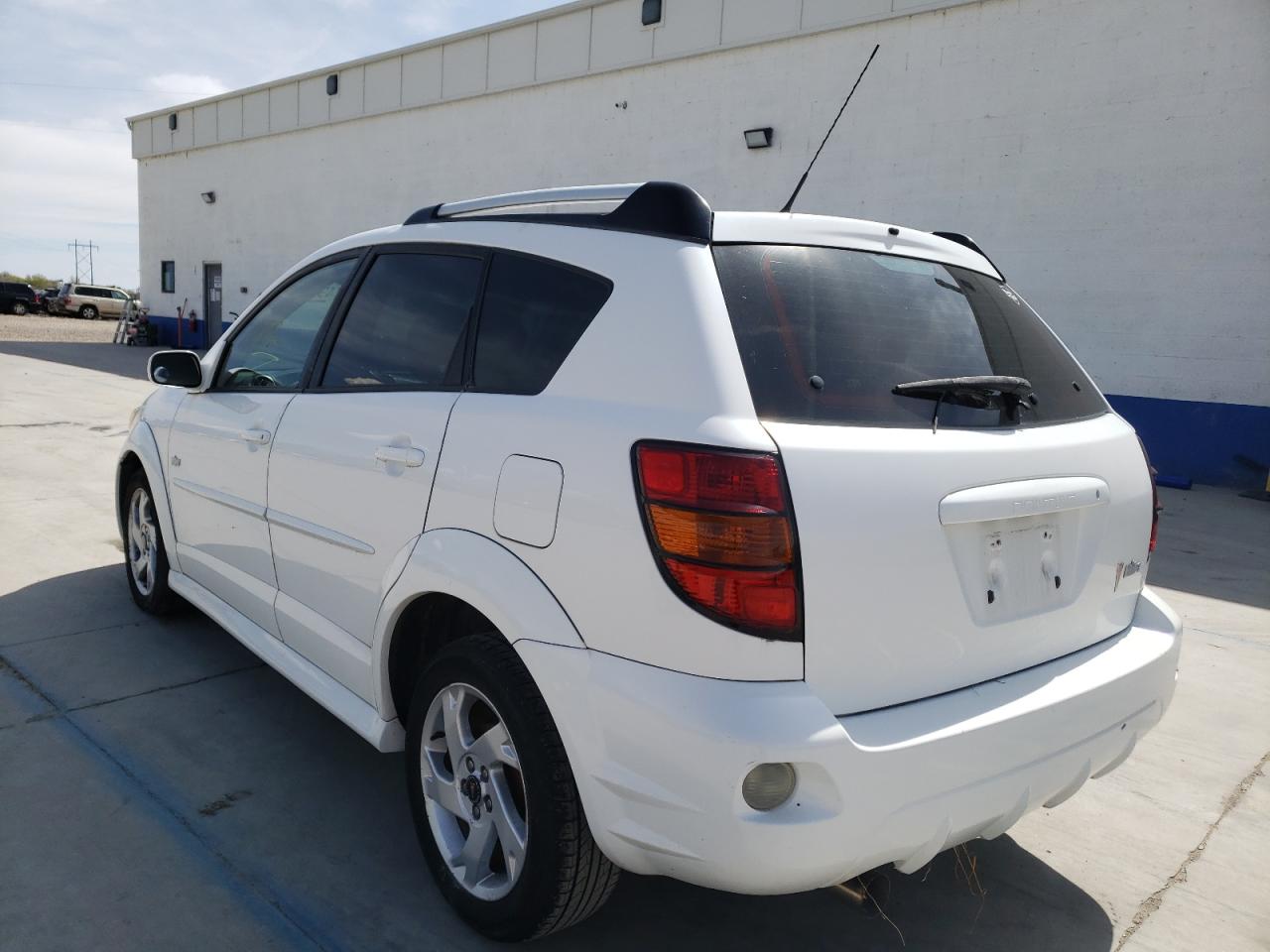 Photo 3 from auction – 2010 PONTIAC VIBE with VIN 5Y2SL65847Z425065