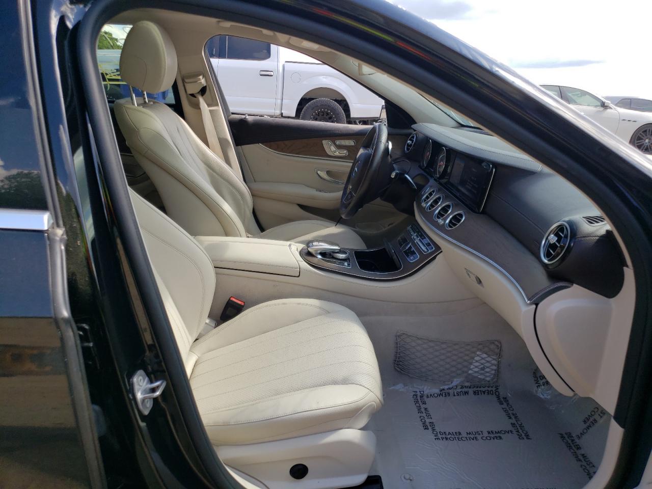 Photo 5 from auction – 2018 MERCEDES-BENZ E 300 with VIN WDDZF4JB4JA337317