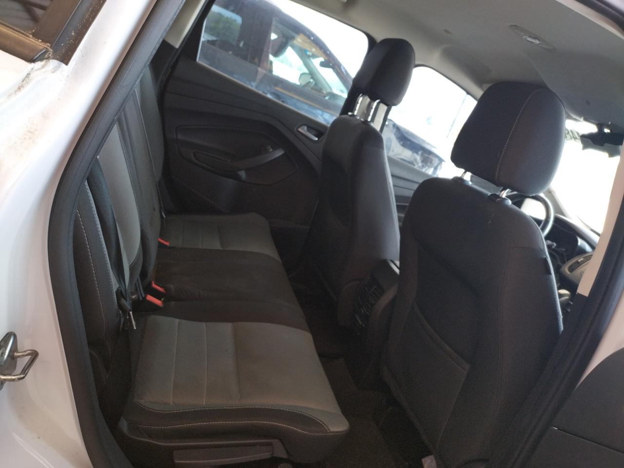 Photo 6 from auction – 2015 FORD C-MAX SE with VIN 1FADP5AU5FL124192