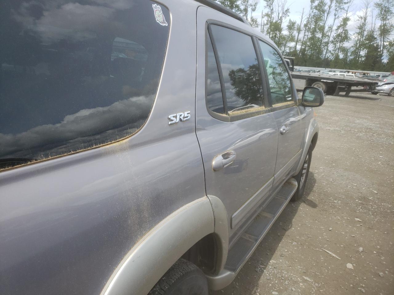 Photo 9 from auction – 2001 TOYOTA SEQUOIA SR with VIN 5TDBT44A71S028421