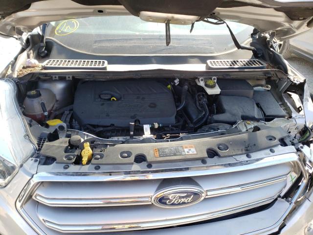 Photo 7 from auction – 2017 FORD ESCAPE SE with VIN 1FMCU9GD7HUC83592