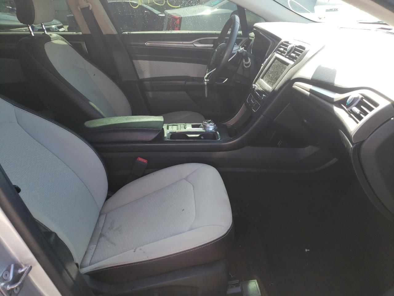 Photo 5 from auction – 2019 FORD FUSION SE with VIN 3FA6P0HD0KR162569