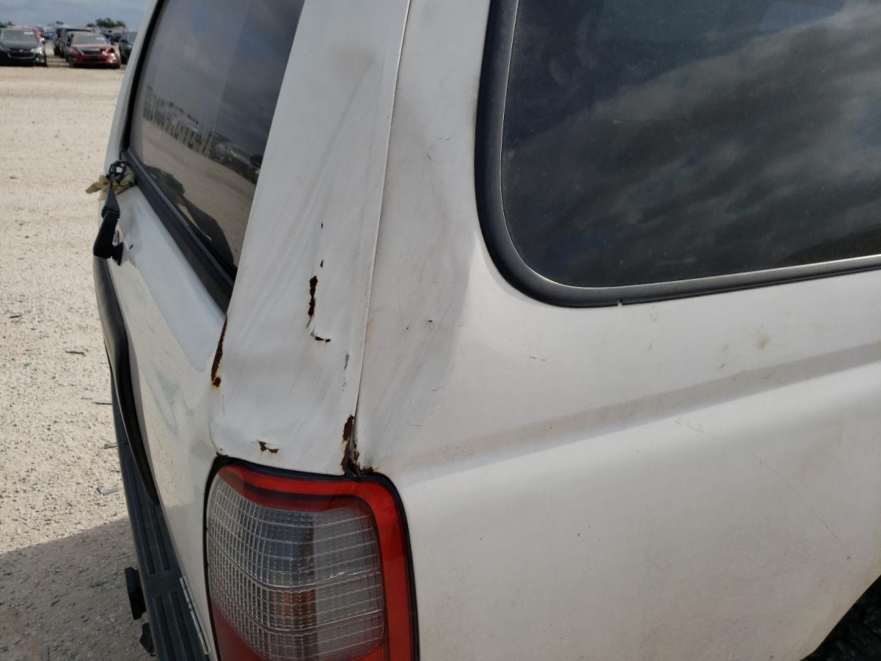 Photo 9 from auction – 2000 TOYOTA 4RUNNER with VIN JT3GM84R0Y0058426