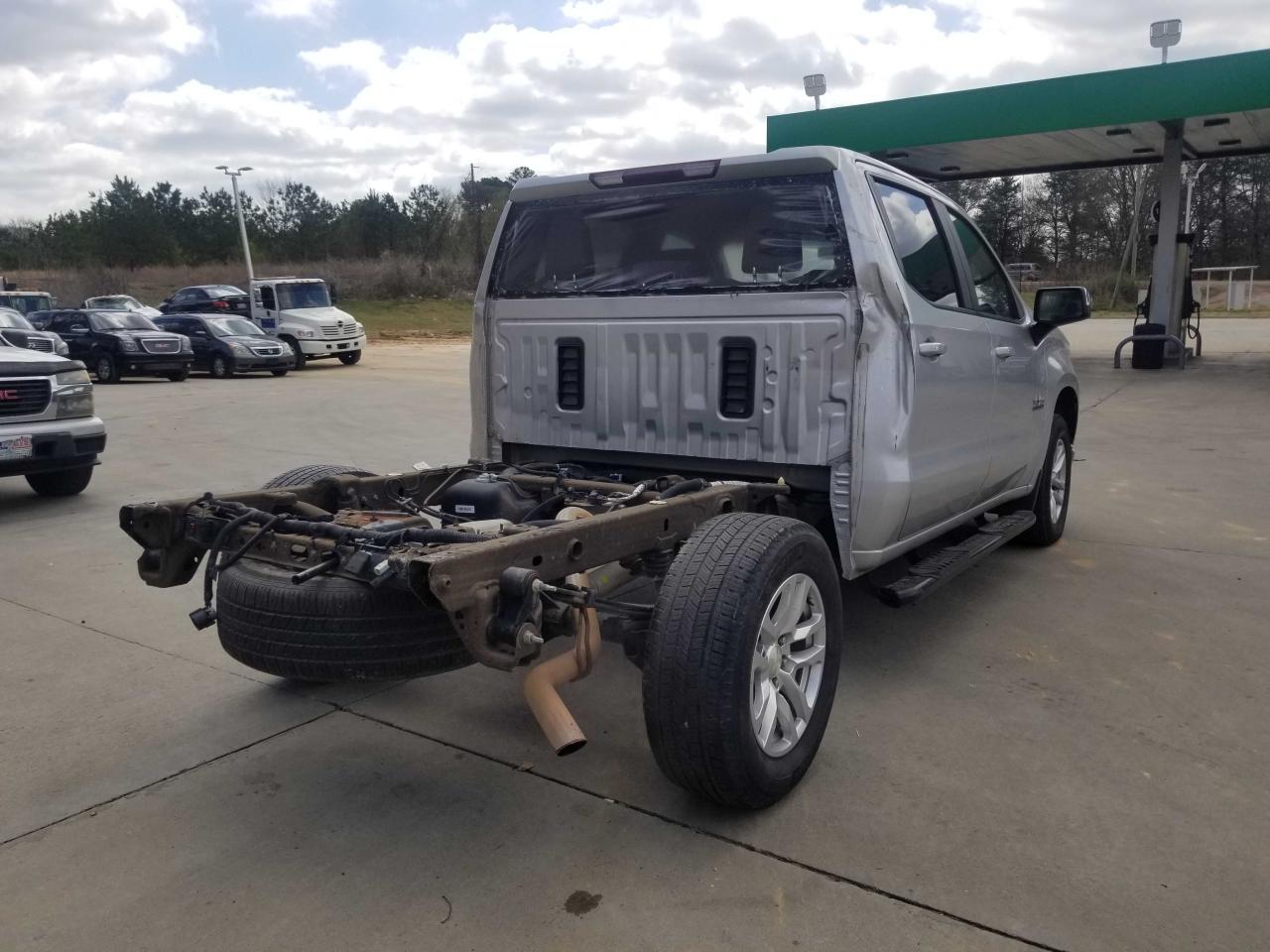Photo 4 from auction – 2019 CHEVROLET SILVERADO with VIN 3GCUYDEDXKG138415