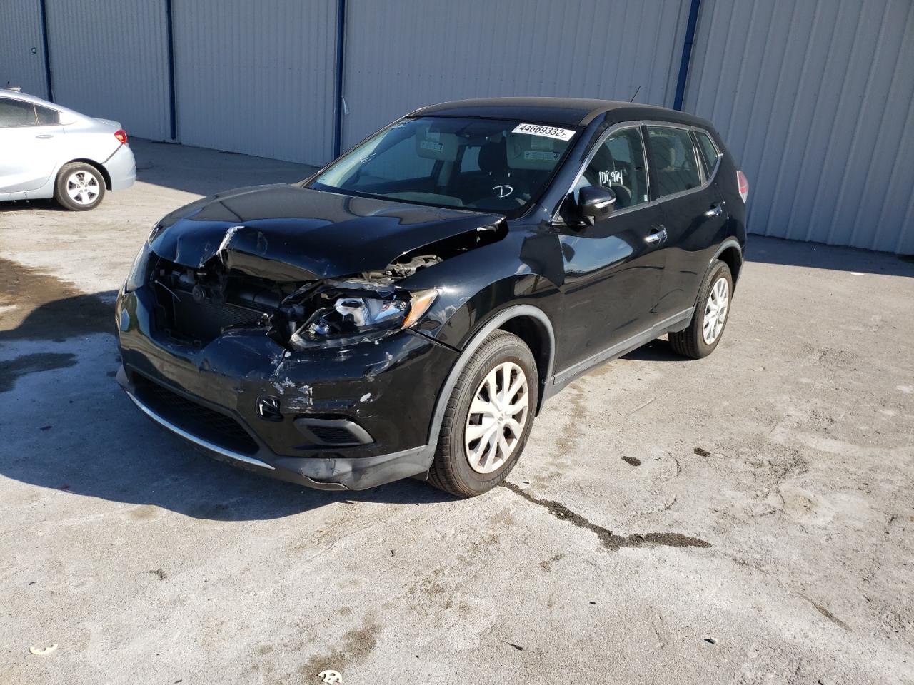 Photo 2 from auction – 2015 NISSAN ROGUE S with VIN KNMAT2MT7FP525178