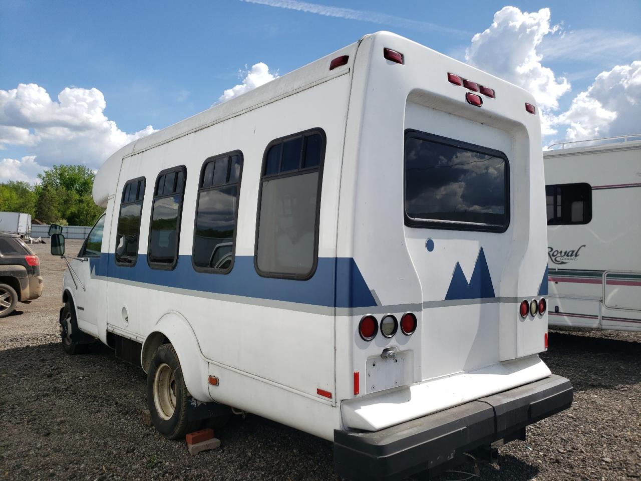 Photo 3 from auction – 2002 CHEVROLET EXPRESS G3 with VIN 1GBJG31F021132715