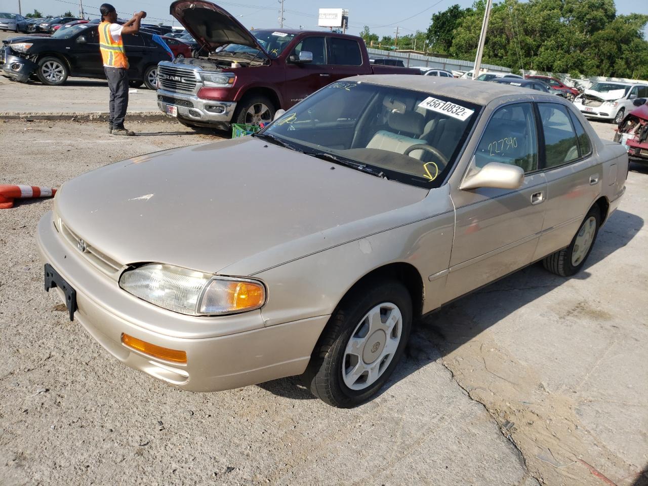 Photo 2 from auction – 1996 TOYOTA CAMRY LE with VIN 4T1BF12KXTU126032