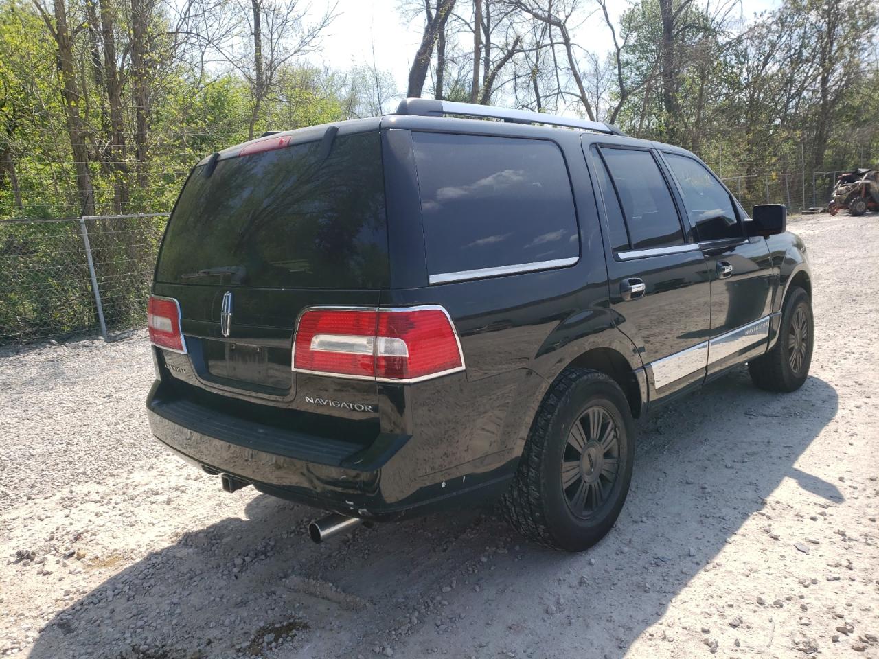 Photo 4 from auction – 2007 LINCOLN NAVIGATOR with VIN 5LMFU28597LJ22934