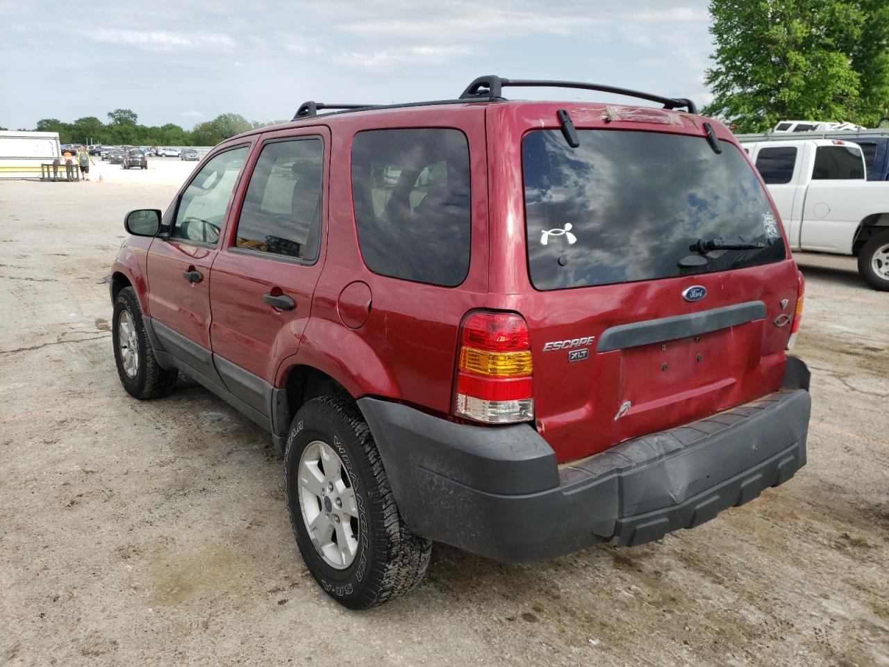 Photo 3 from auction – 2005 FORD ESCAPE XLT with VIN 1FMYU93185KC71105