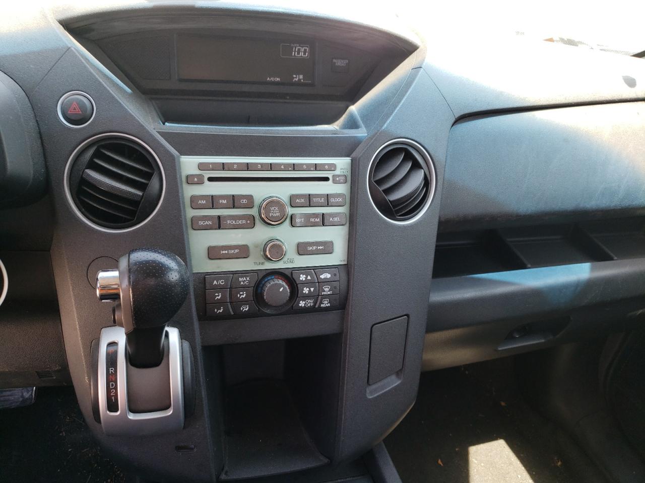 Photo 9 from auction – 2011 HONDA PILOT LX with VIN 5FNYF3H28BB053557