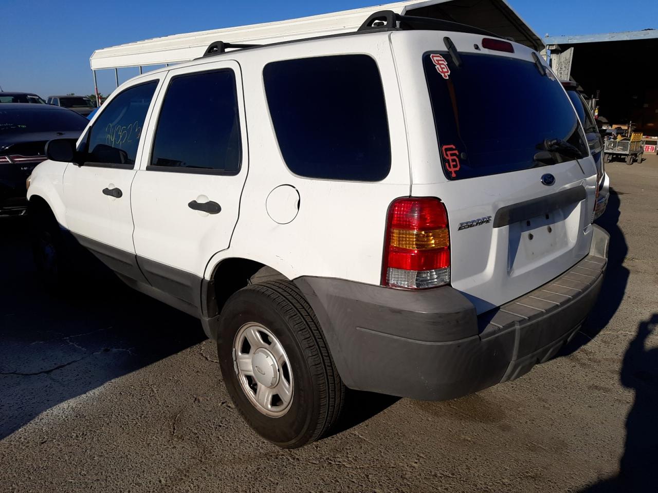 Photo 3 from auction – 2007 FORD ESCAPE XLS with VIN 1FMCU02Z57KA75199