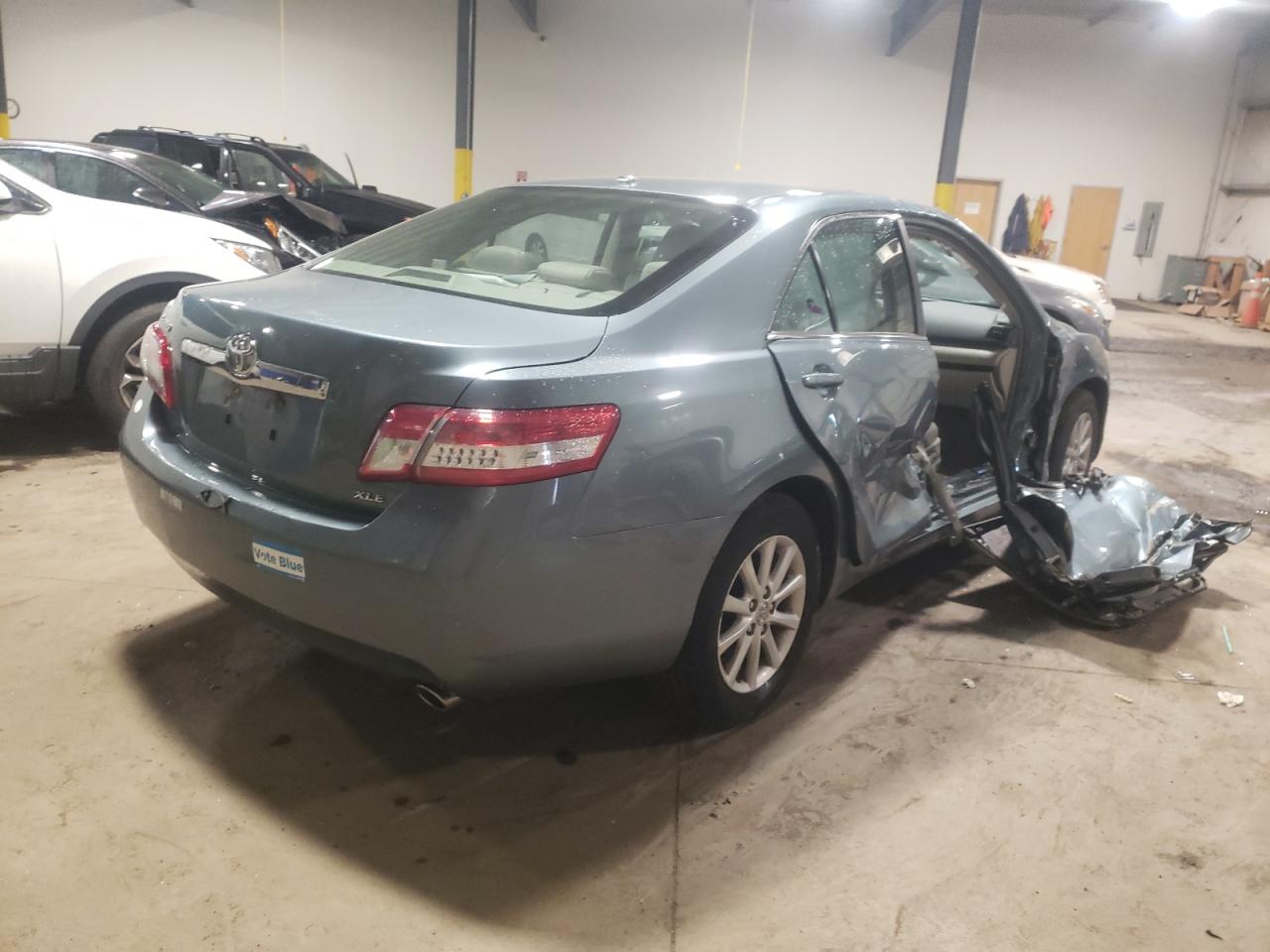Photo 4 from auction – 2010 TOYOTA CAMRY BASE with VIN 4T4BF3EK3AR015123