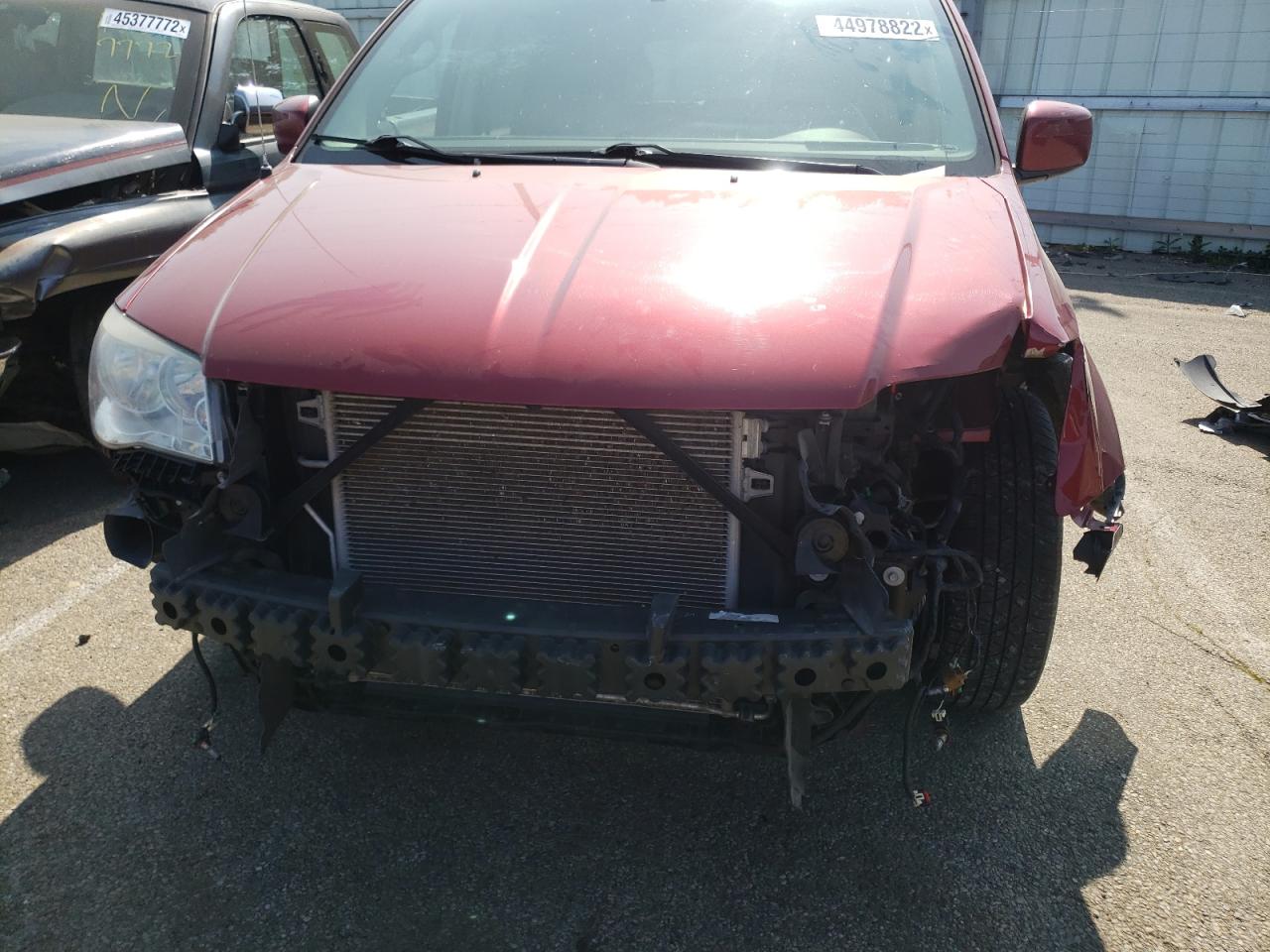 Photo 9 from auction – 2014 CHRYSLER TOWN & COU with VIN 2C4RC1BG0ER439937
