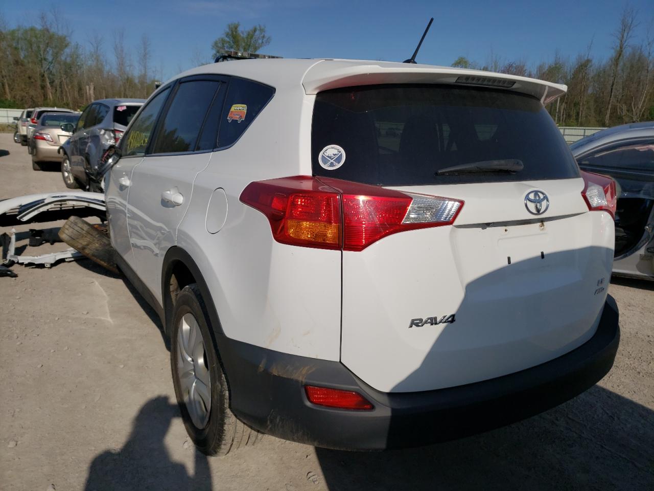 Photo 16 from auction – 2015 TOYOTA RAV4 LE with VIN 2T3BFREV2FW280055
