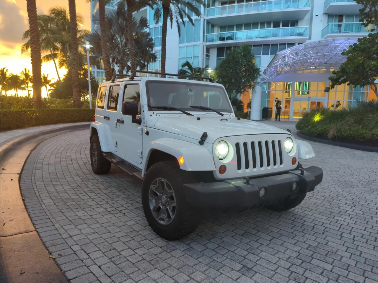 JEEP WRANGLER U 2017 with VIN 1C4BJWFGXHL652504 - Photo from auction