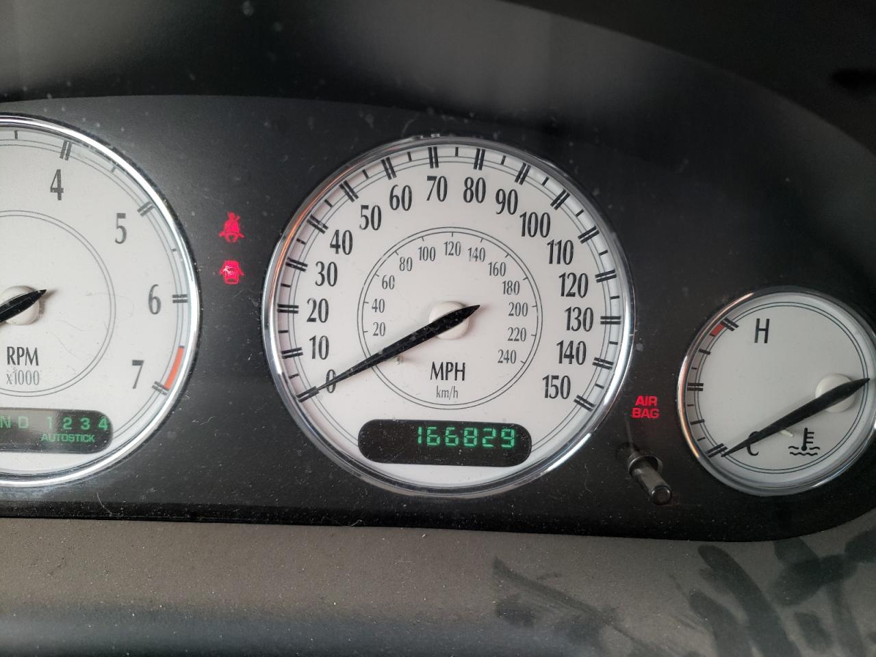 Photo 8 from auction – 2002 CHRYSLER 300 with VIN 2C3AE76K02H177478