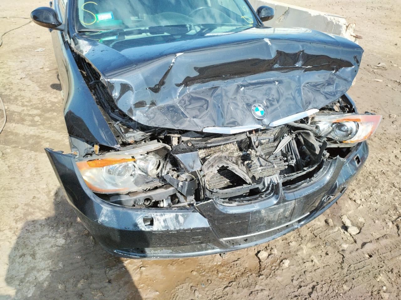 Photo 9 from auction – 2006 BMW 330 XI with VIN WBAVD33596KV60192