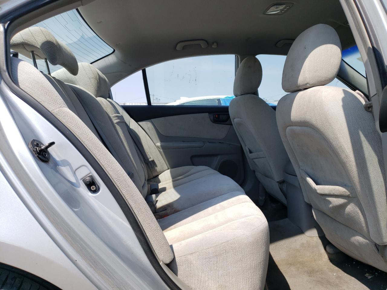 Photo 6 from auction – 2006 KIA OPTIMA LX with VIN KNAGE123565058059