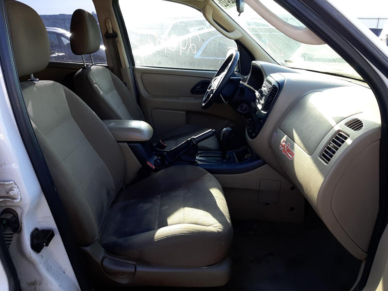 Photo 5 from auction – 2007 FORD ESCAPE XLS with VIN 1FMCU02Z57KA75199