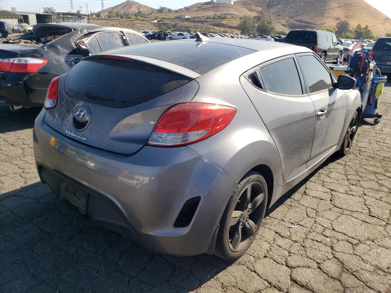 Photo 4 from auction – 2012 HYUNDAI VELOSTER with VIN KMHTC6ADXCU058568