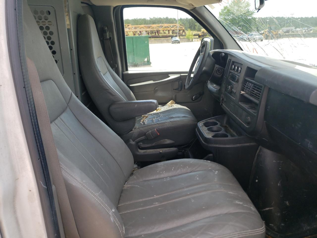 Photo 5 from auction – 2011 CHEVROLET EXPRESS G1 with VIN 1GCSGAFX8B1178654