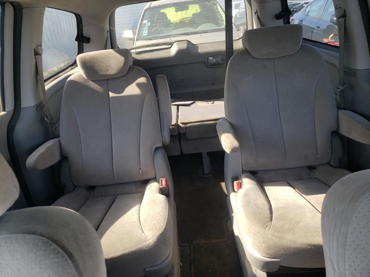 Photo 6 from auction – 2008 HYUNDAI ENTOURAGE with VIN KNDMC233186055219