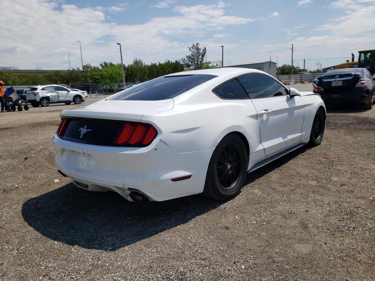 Photo 4 from auction – 2015 FORD MUSTANG with VIN 1FA6P8AM7F5397388