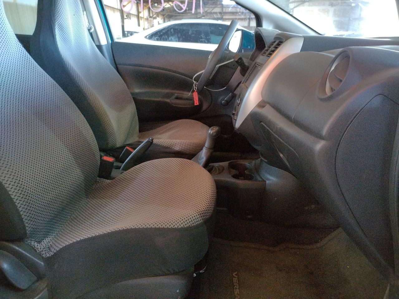 Photo 5 from auction – 2015 NISSAN VERSA NOTE with VIN 3N1CE2CP5FL448834