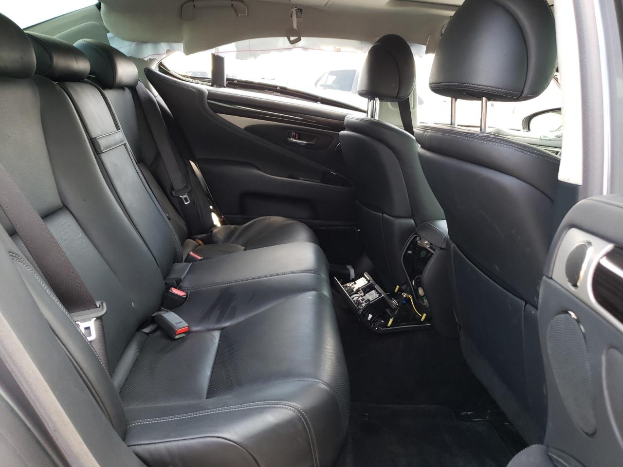 Photo 6 from auction – 2017 LEXUS LS 460 with VIN JTHBL5EF8H5145424