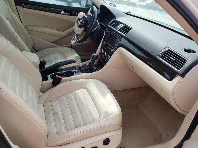 Photo 5 from auction – 2014 VOLKSWAGEN PASSAT SEL with VIN 1VWCN7A38EC047148