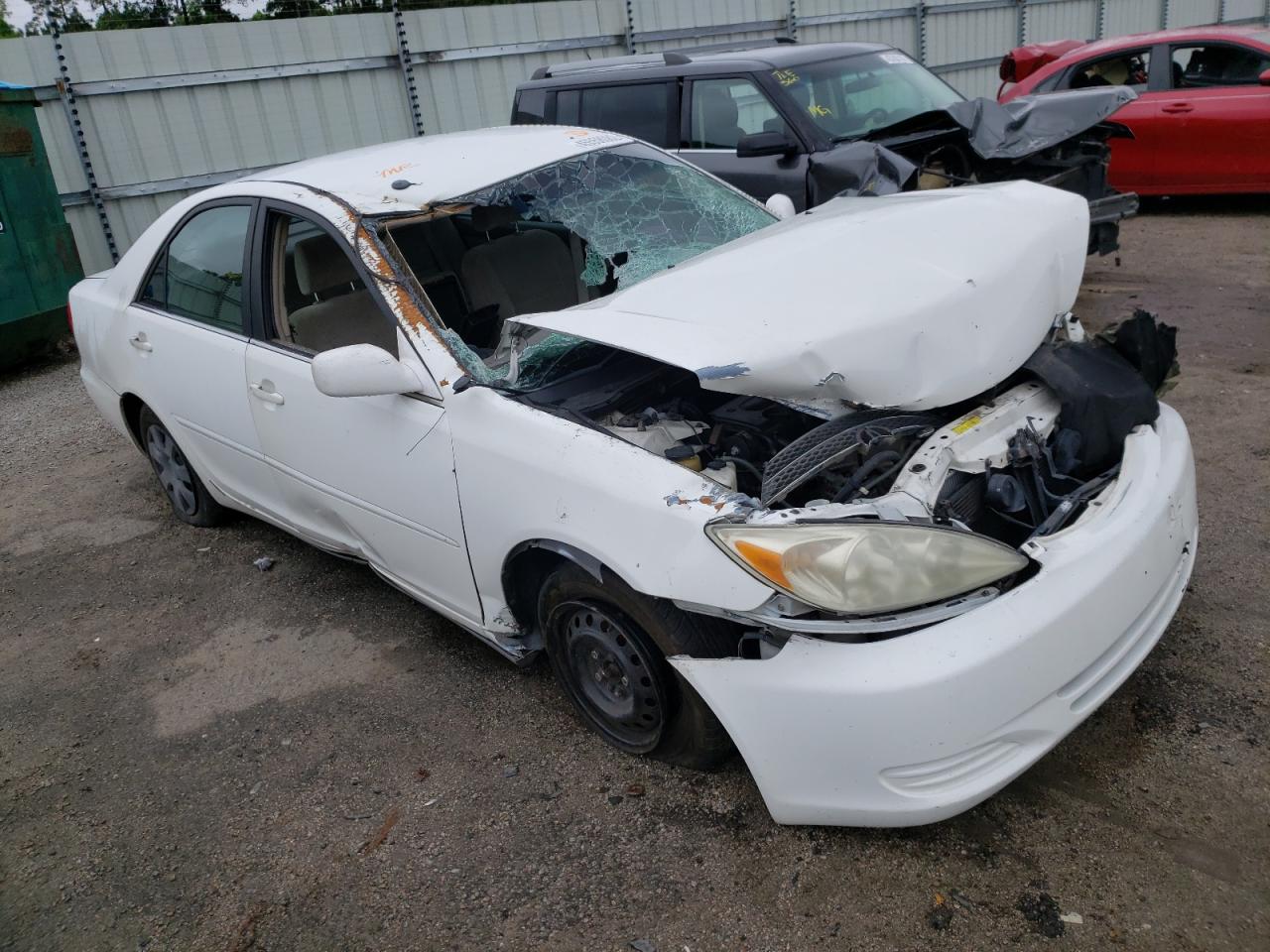 TOYOTA CAMRY LE 2002 with VIN 4T1BE32K82U087583 - Photo from auction