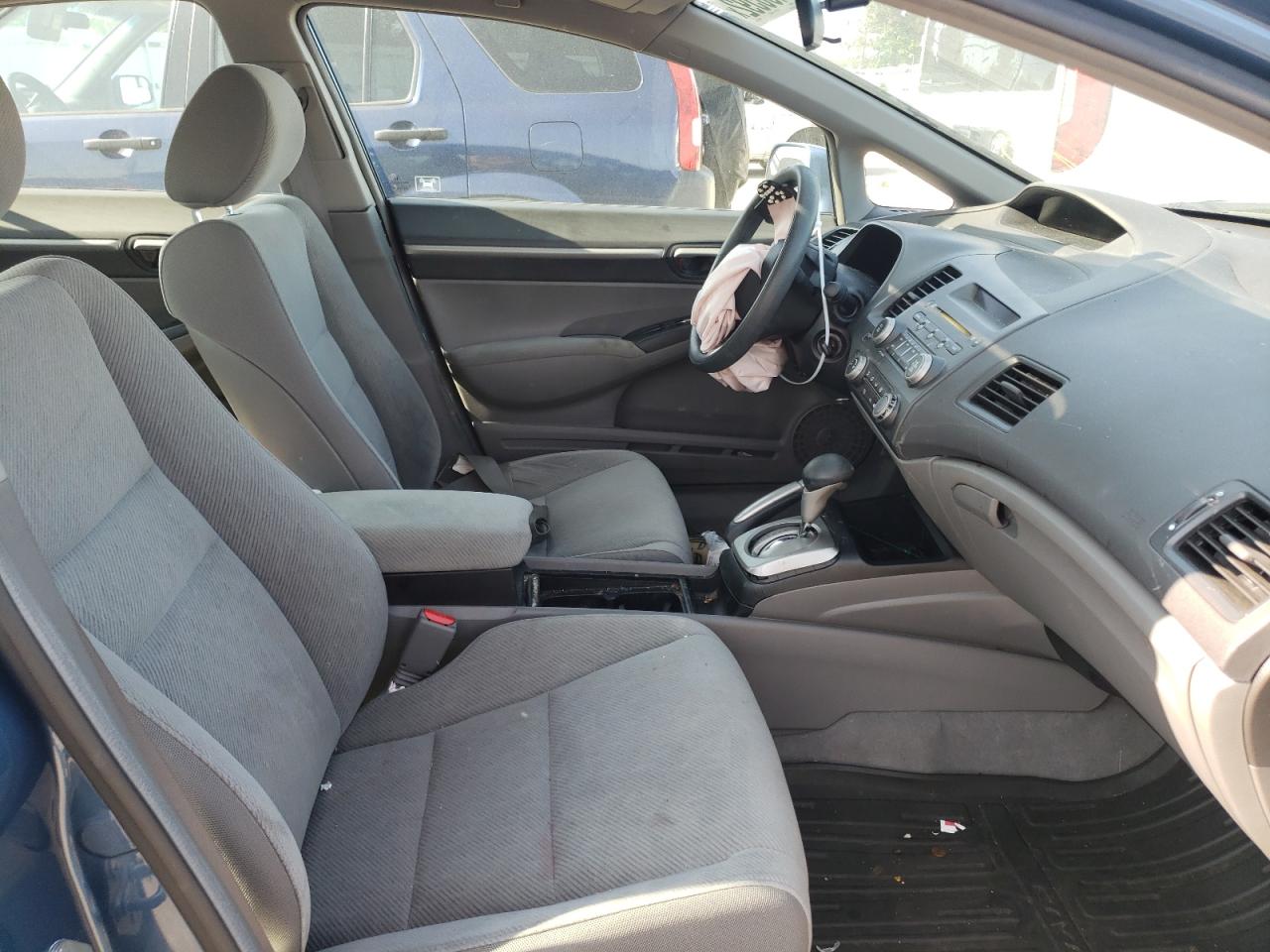 Photo 5 from auction – 2010 HONDA CIVIC EX with VIN 19XFA1F84AE021405