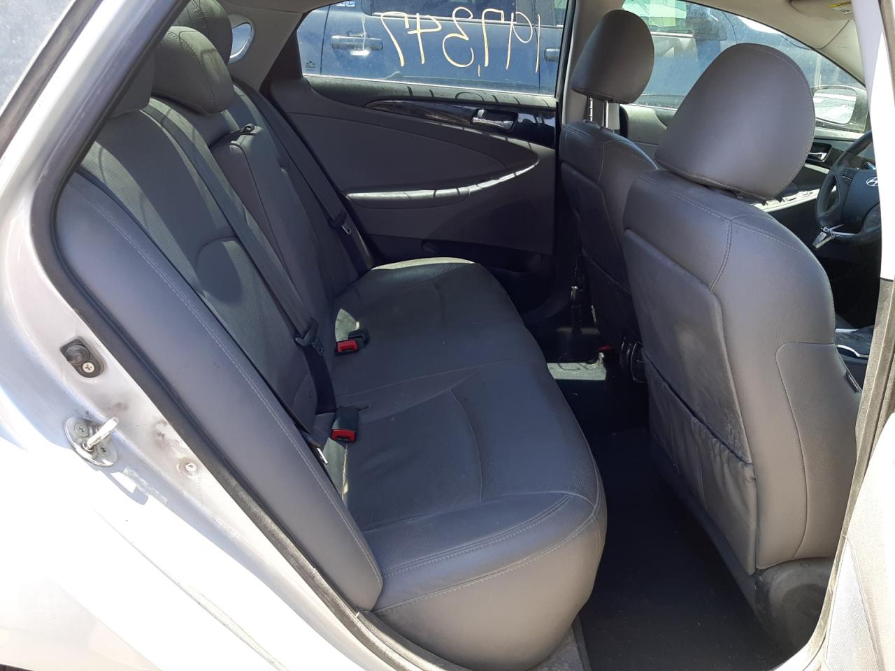 Photo 6 from auction – 2011 HYUNDAI SONATA SE with VIN 5NPEC4AC0BH137927