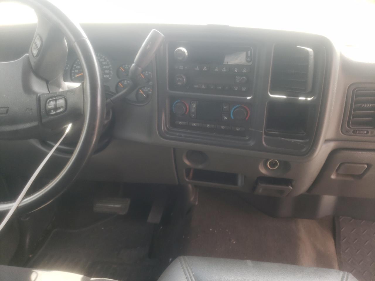 Photo 9 from auction – 2006 CHEVROLET SILVERADO with VIN 1GCEK19B76Z179748