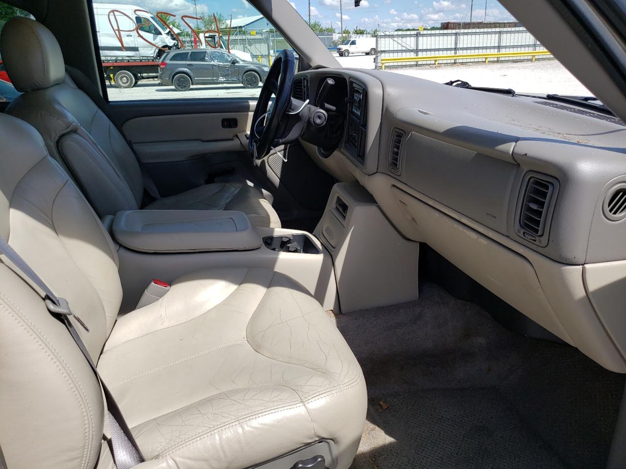 Photo 5 from auction – 2002 GMC YUKON with VIN 1GKEK13ZX2R149891
