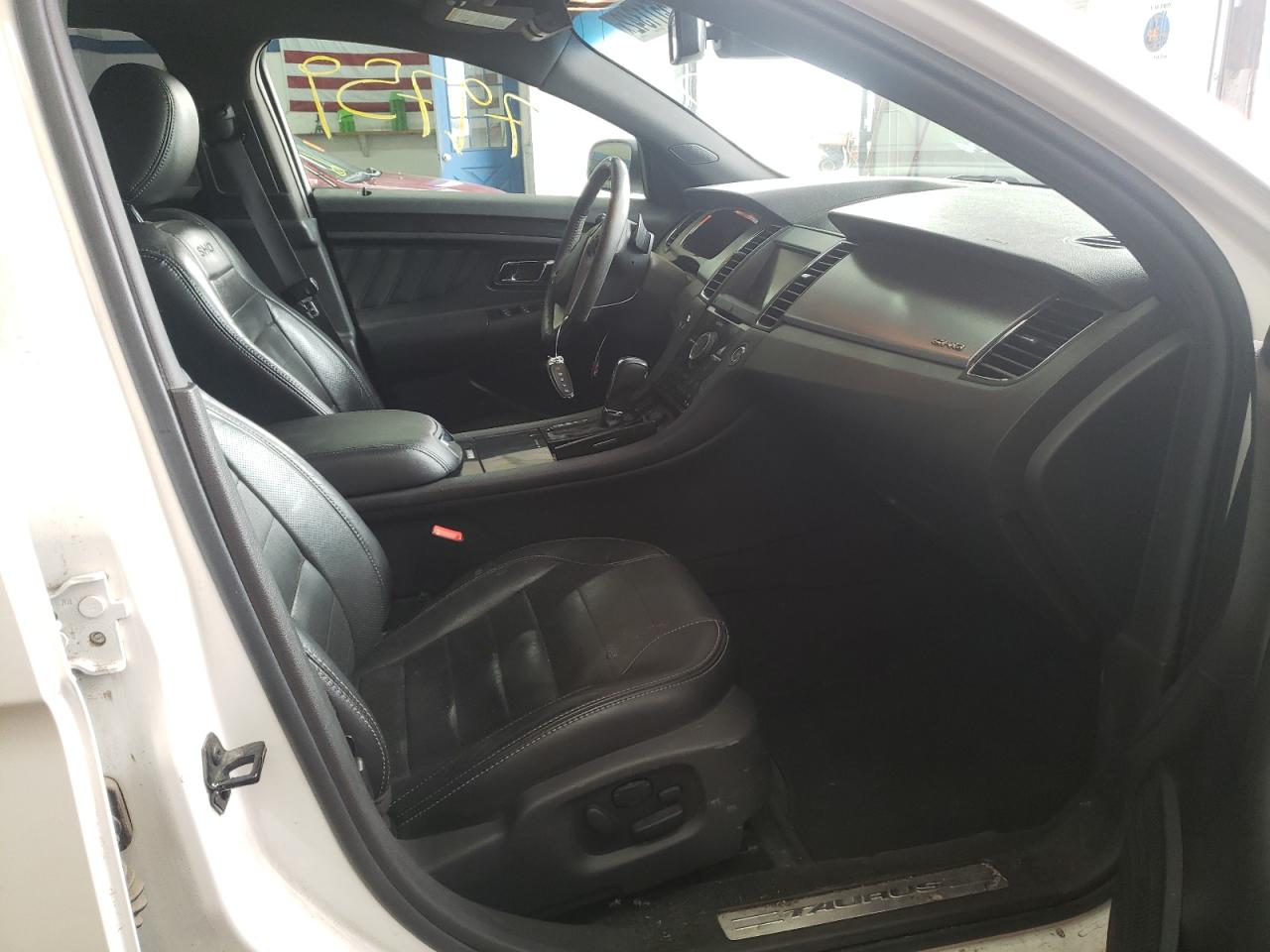 Photo 5 from auction – 2013 FORD TAURUS SHO with VIN 1FAHP2KT2DG131841