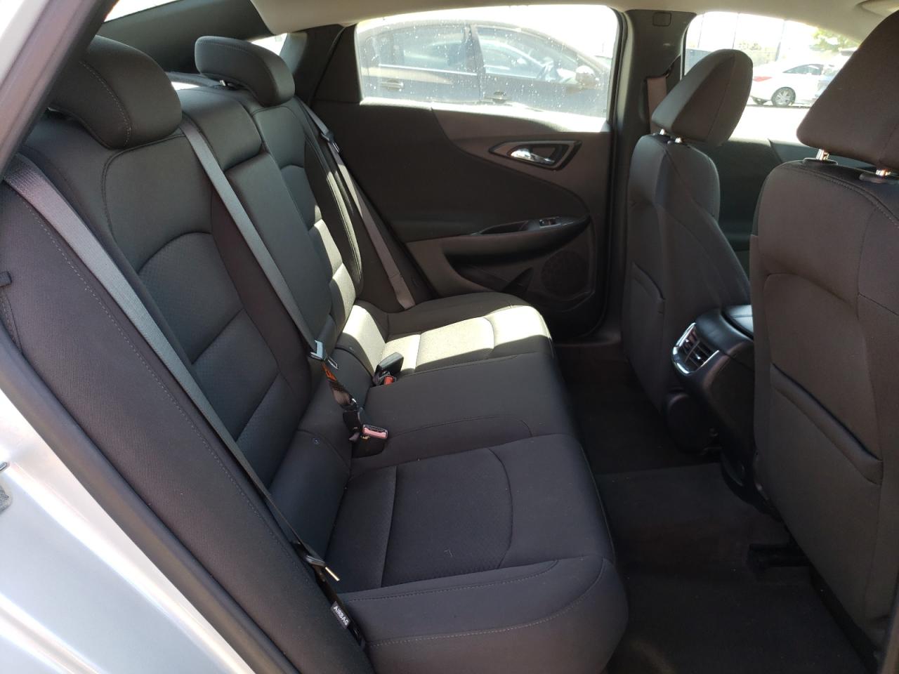 Photo 6 from auction – 2020 CHEVROLET MALIBU LT with VIN 1G1ZD5ST0LF080863