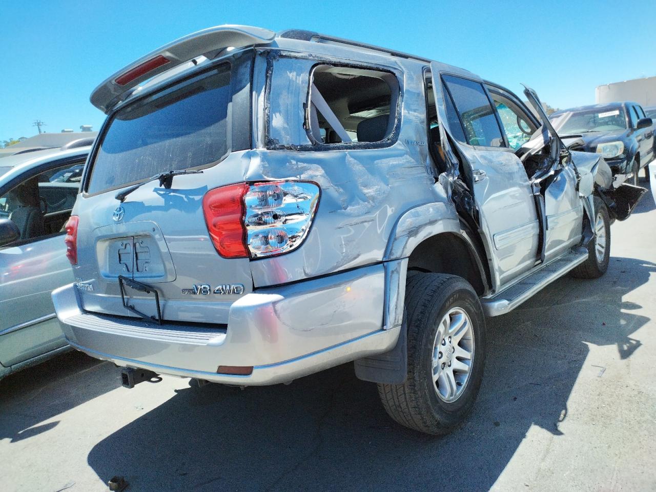 Photo 4 from auction – 2001 TOYOTA SEQUOIA LI with VIN 5TDBT48A61S039372