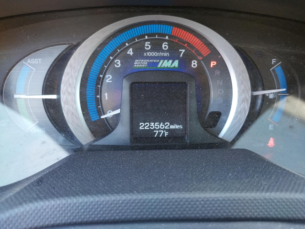 Photo 8 from auction – 2010 HONDA INSIGHT EX with VIN JHMZE2H72AS027601