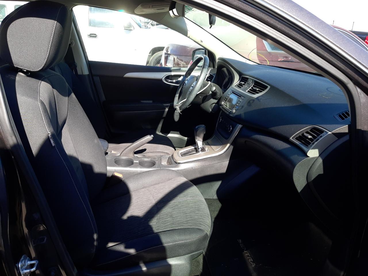 Photo 5 from auction – 2015 NISSAN SENTRA S with VIN 3N1AB7AP0FL693217