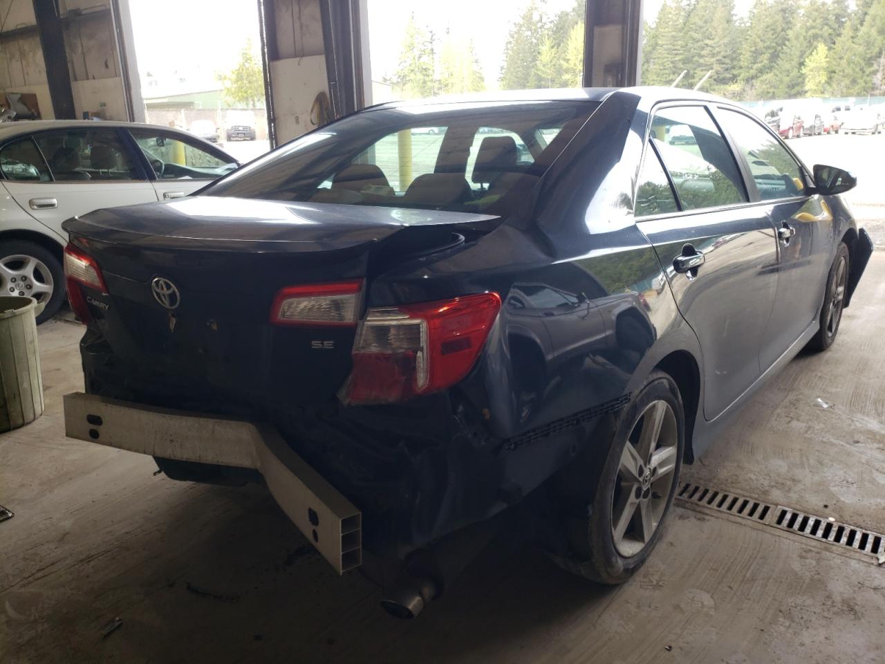 Photo 4 from auction – 2014 TOYOTA CAMRY L with VIN 4T1BF1FKXEU824282