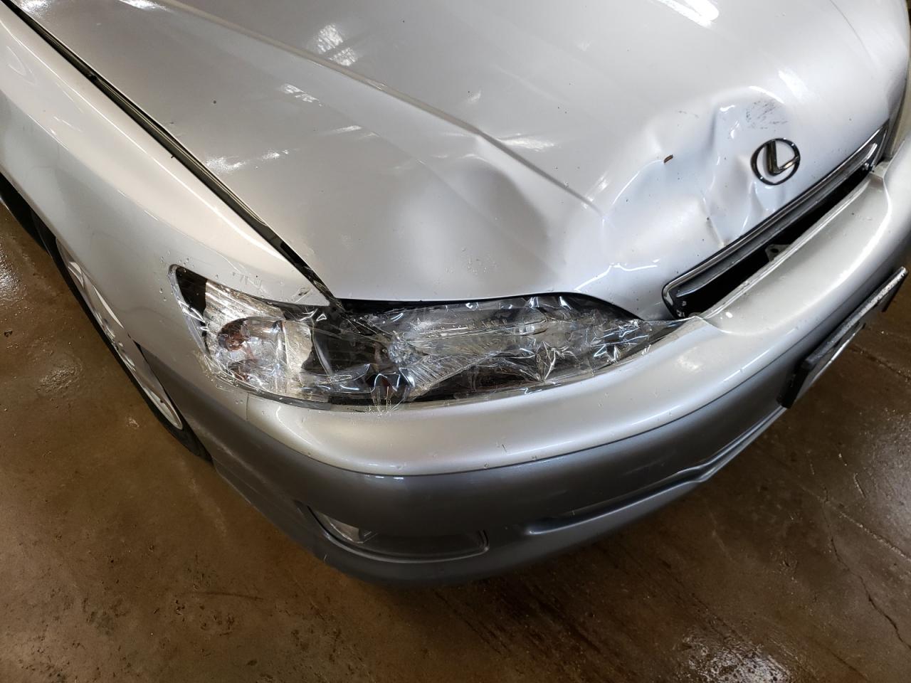 Photo 9 from auction – 2000 LEXUS ES 300 with VIN JT8BF28G2Y0278817