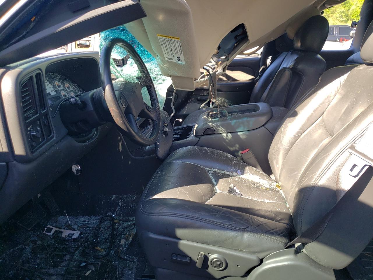 Photo 5 from auction – 2003 CHEVROLET SILVERADO with VIN 2GCEK19N331306400
