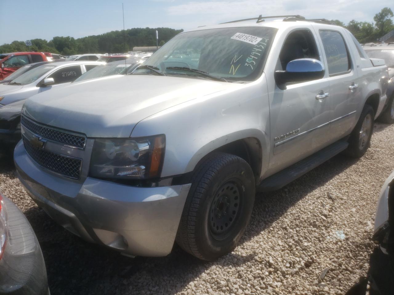 Фото 2 с аукциона – 2011 CHEVROLET AVALANCHE с VIN 3GNMCGE01BG290135