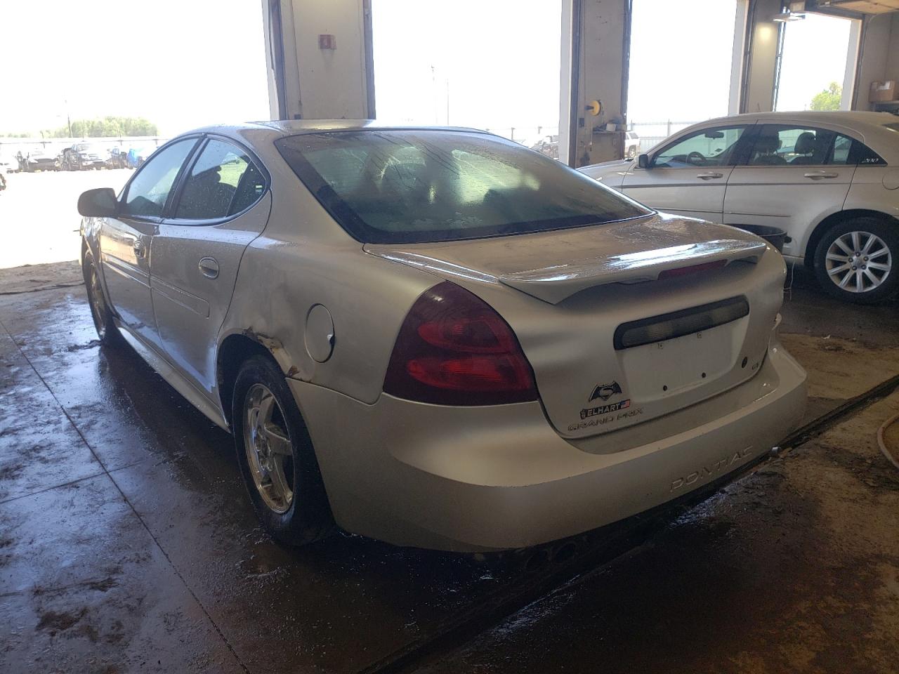 Photo 3 from auction – 2004 PONTIAC GRAN PRIX with VIN 2G2WS522341274887