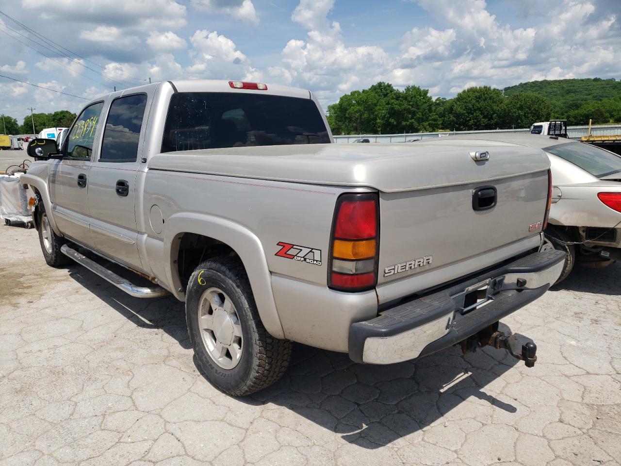 Photo 3 from auction – 2004 GMC NEW SIERRA with VIN 2GTEK13T641351274