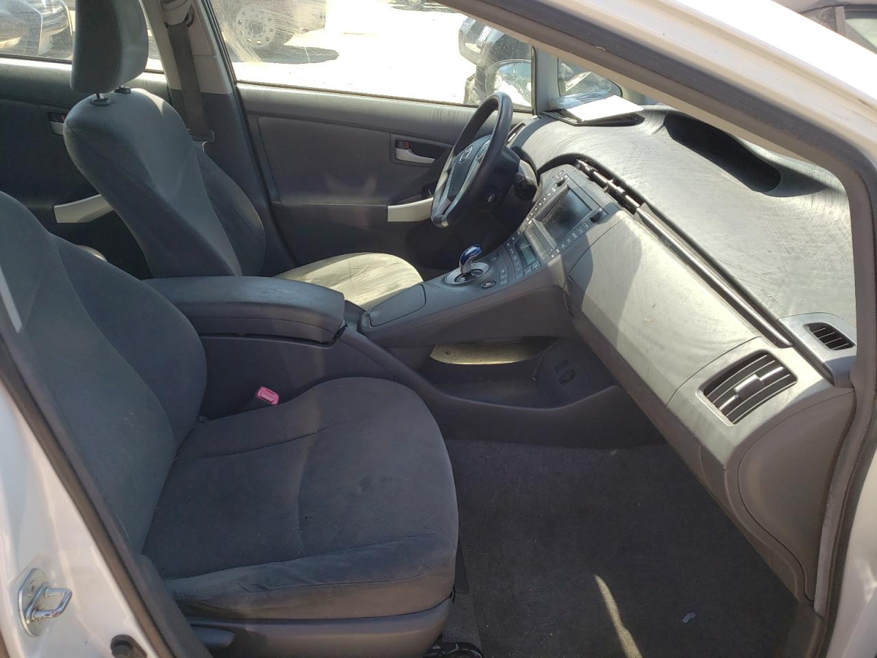 Photo 5 from auction – 2010 TOYOTA PRIUS with VIN JTDKN3DU3A0213809