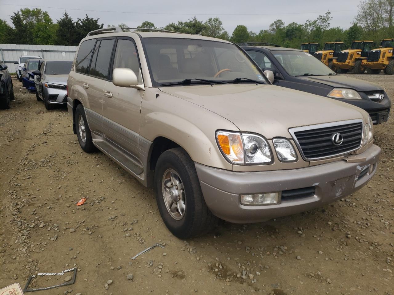 LEXUS LX 470 2002 with VIN JTJHT00W023516856 - Photo from auction